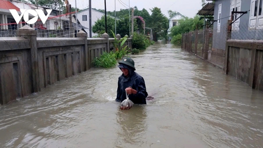 Flooding in central Vietnam: 6 dead or missing as swollen rivers hit 30-year highs